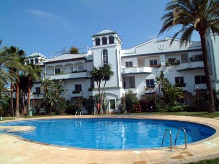 town house Estepona