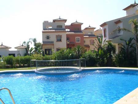 town house Estepona